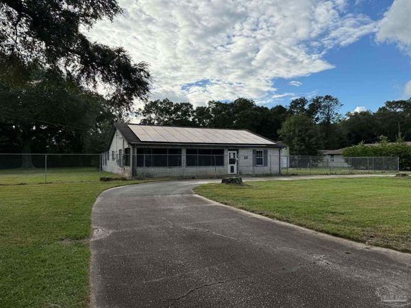 5749 Windermere Trace, Pace, FL 32571