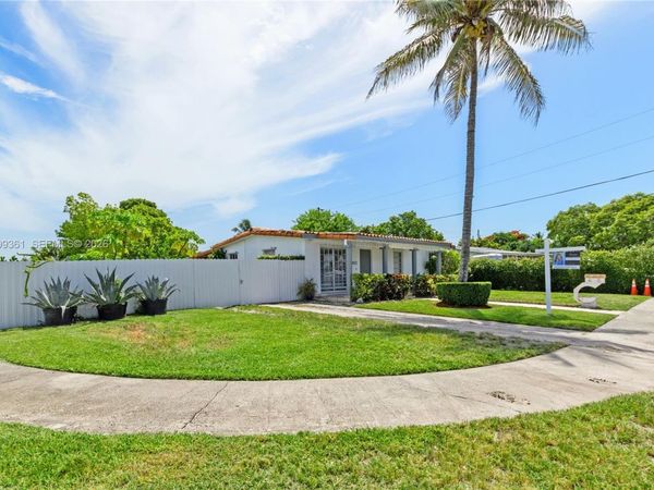 10771 SW 51st Dr , Miami, FL 33165