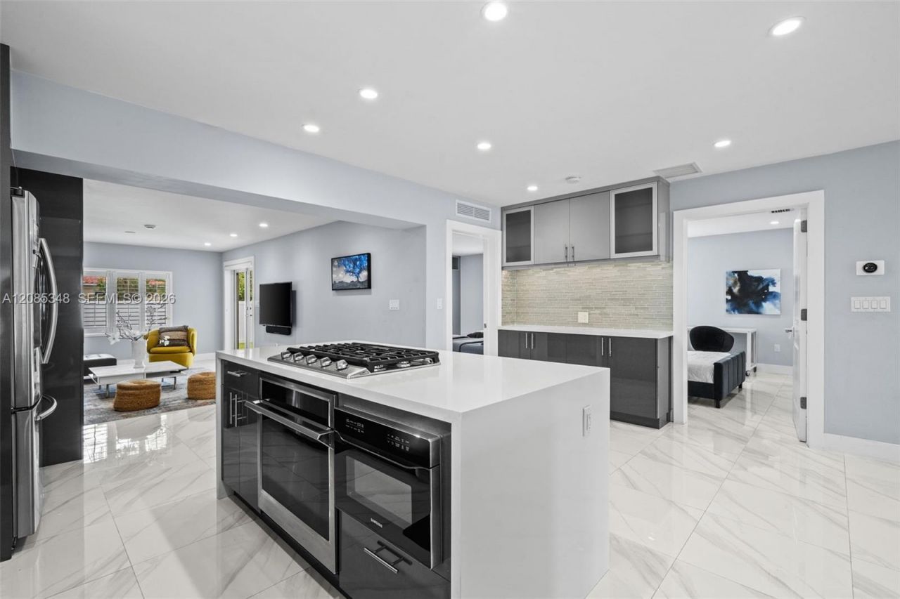 1239 Washington St, Hollywood, FL 33019 Photo