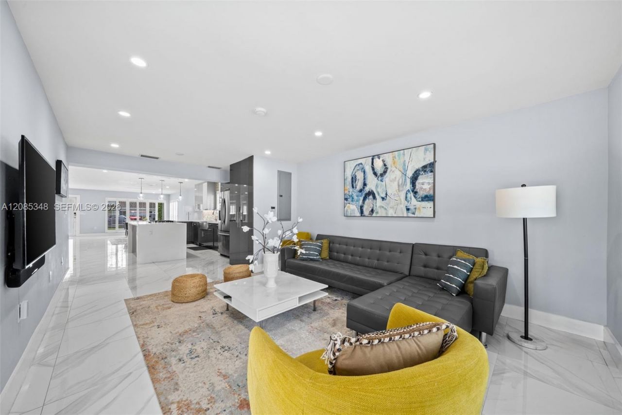 1239 Washington St, Hollywood, FL 33019 Photo