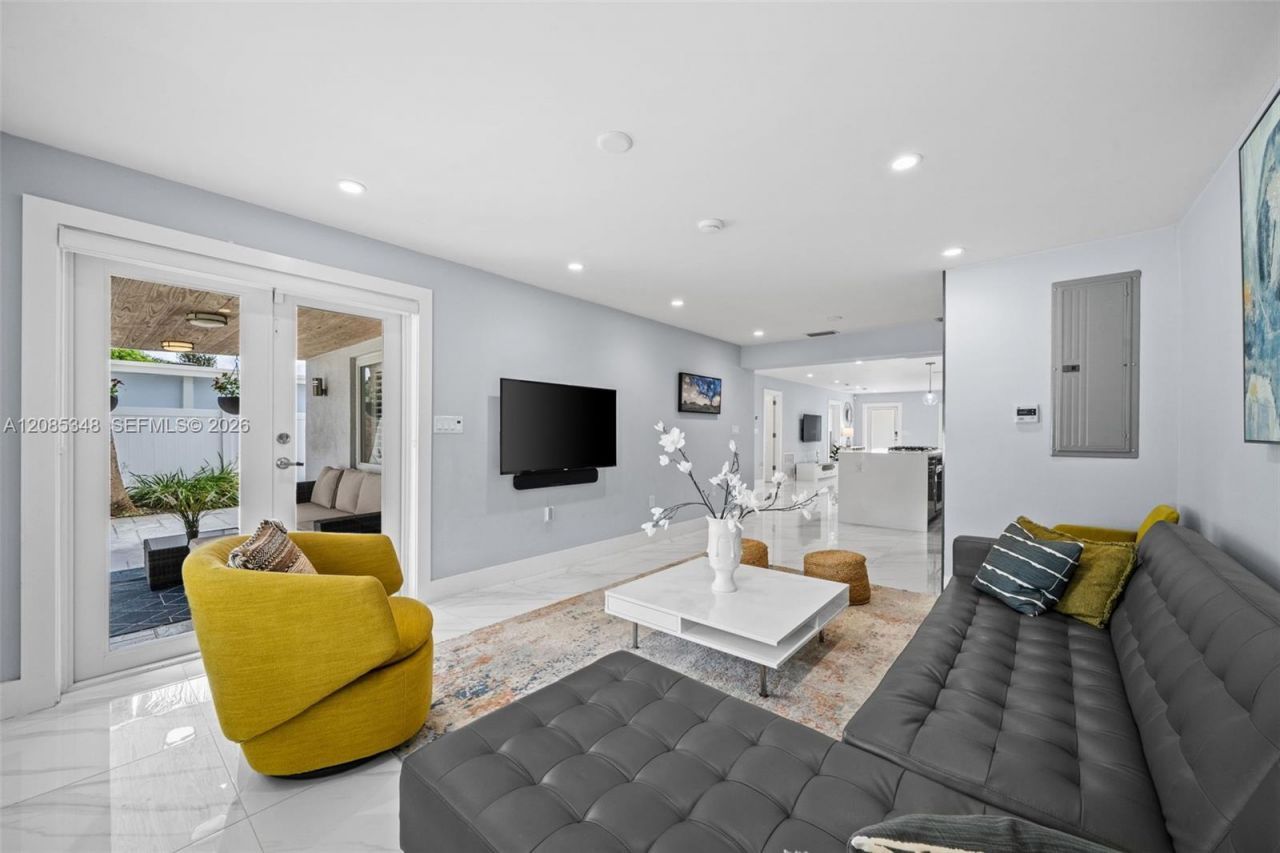 1239 Washington St, Hollywood, FL 33019 Photo