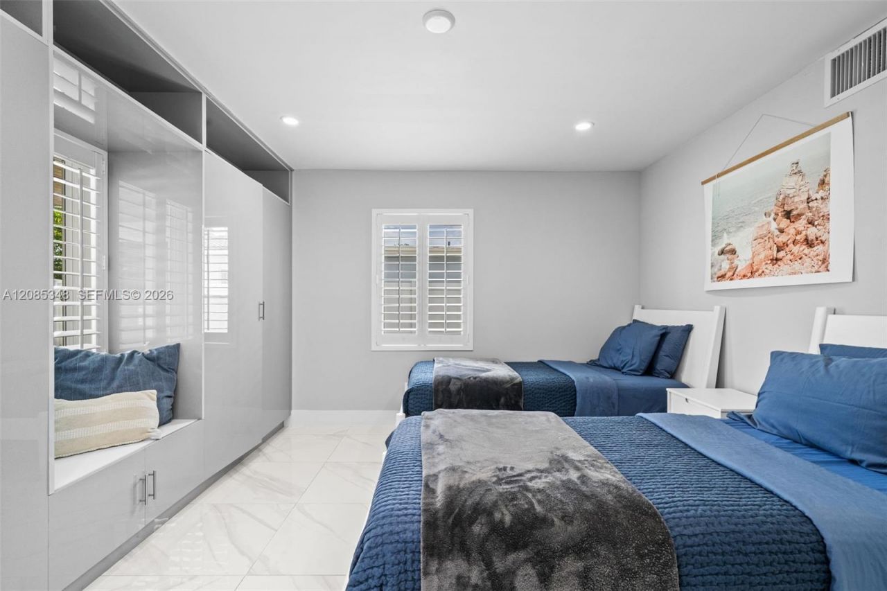 1239 Washington St, Hollywood, FL 33019 Photo