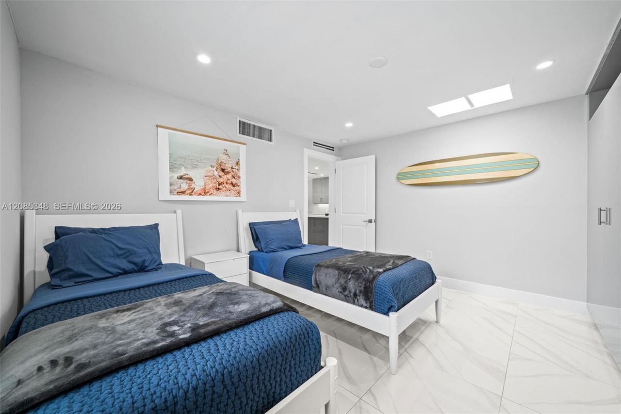 1239 Washington St, Hollywood, FL 33019 Photo