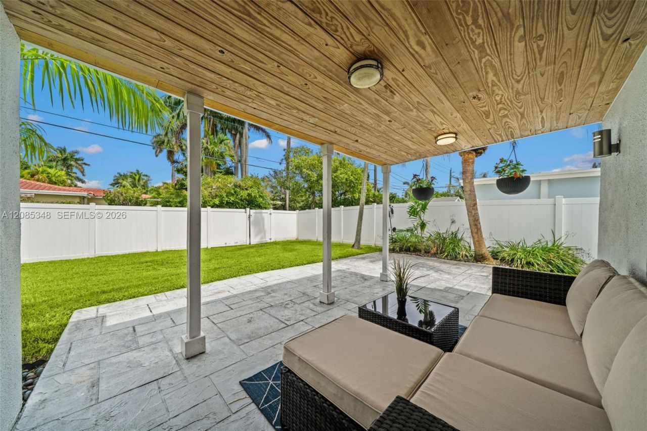 1239 Washington St, Hollywood, FL 33019 Photo