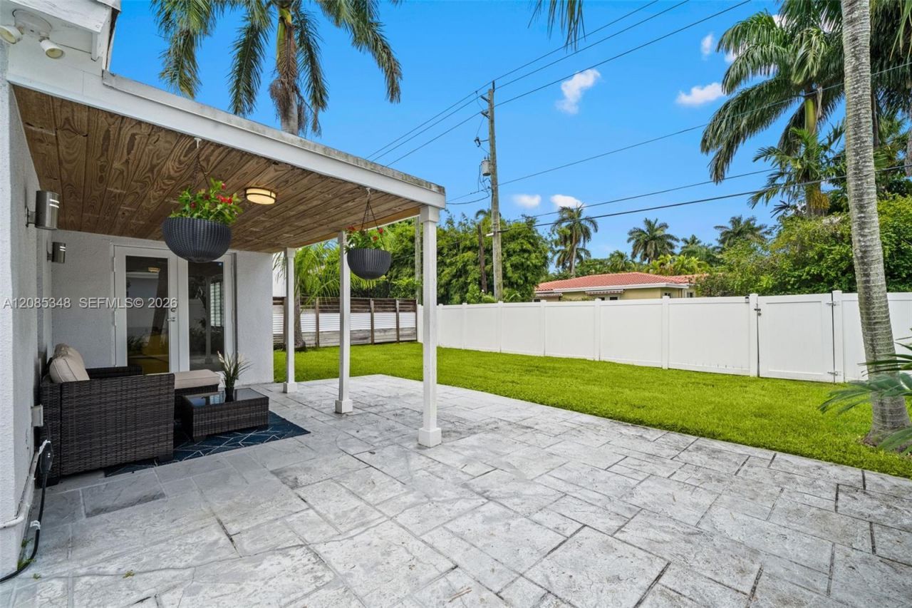 1239 Washington St, Hollywood, FL 33019 Photo