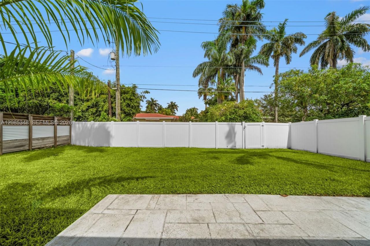 1239 Washington St, Hollywood, FL 33019 Photo