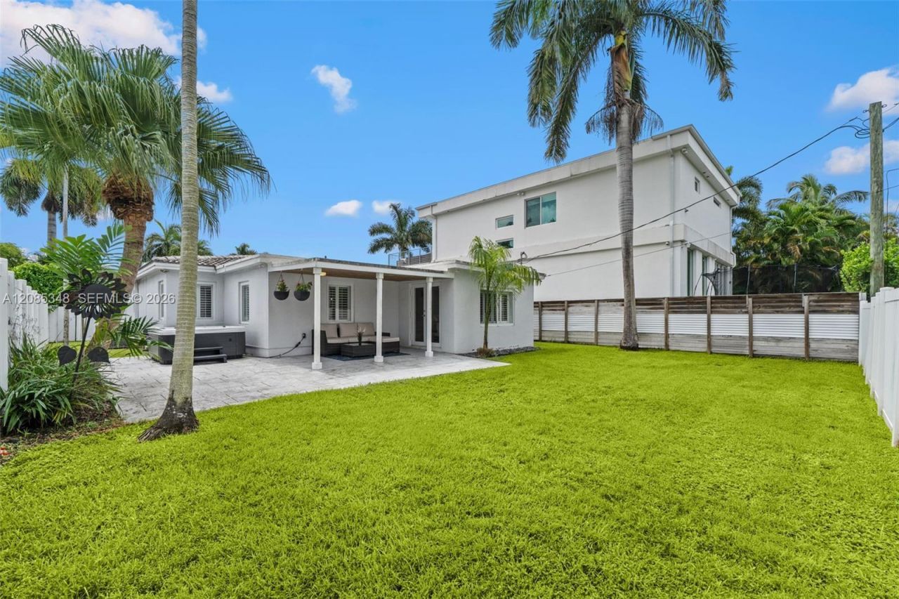 1239 Washington St, Hollywood, FL 33019 Photo