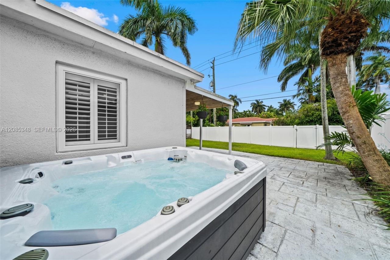 1239 Washington St, Hollywood, FL 33019 Photo
