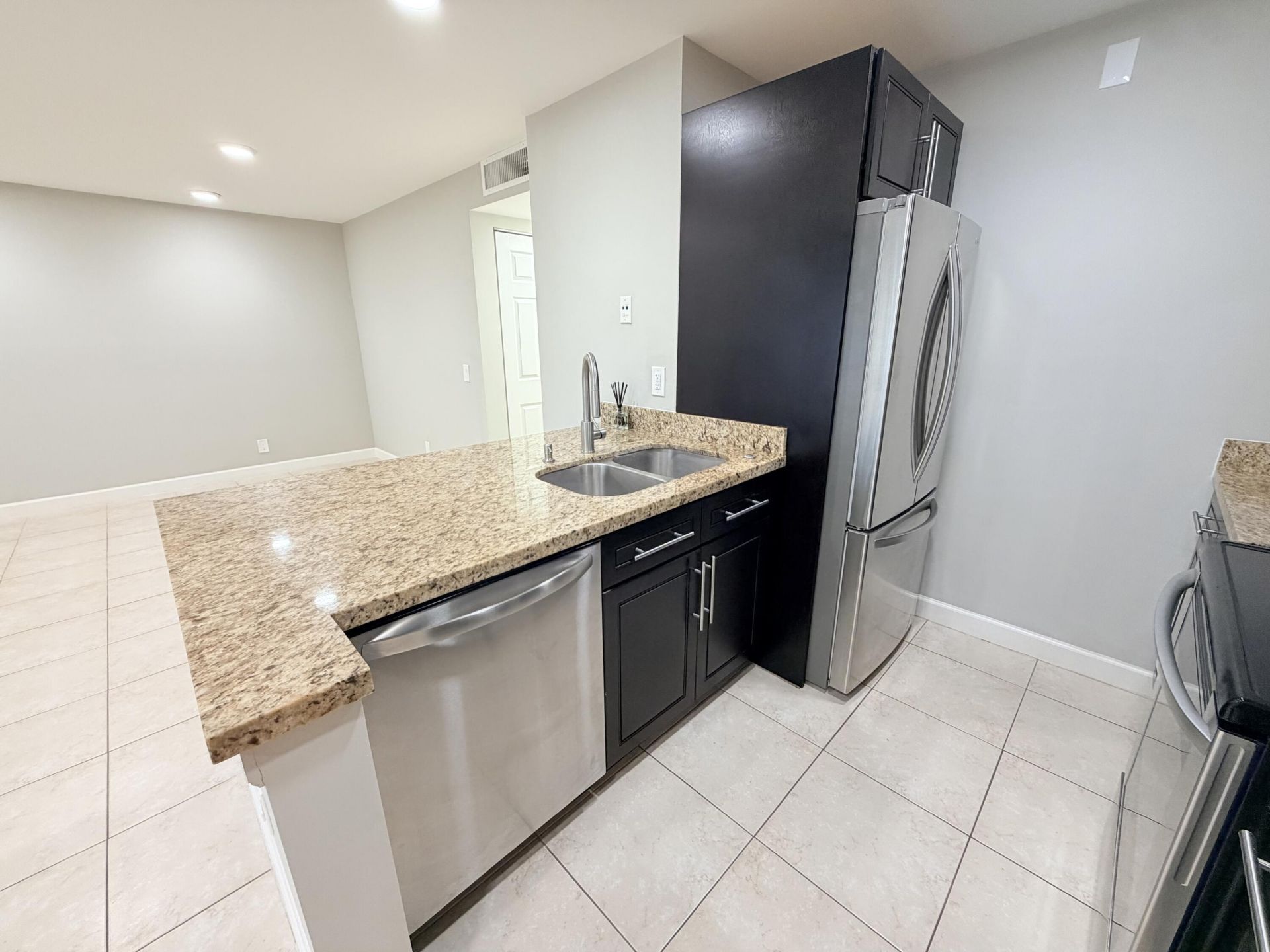 907 Meadows Circle, Boynton Beach, FL 33436 Photo