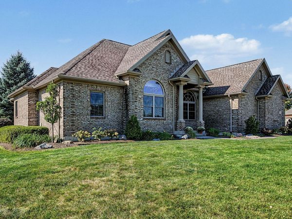 1025 Rosewood Creek Drive, Troy, OH 45373