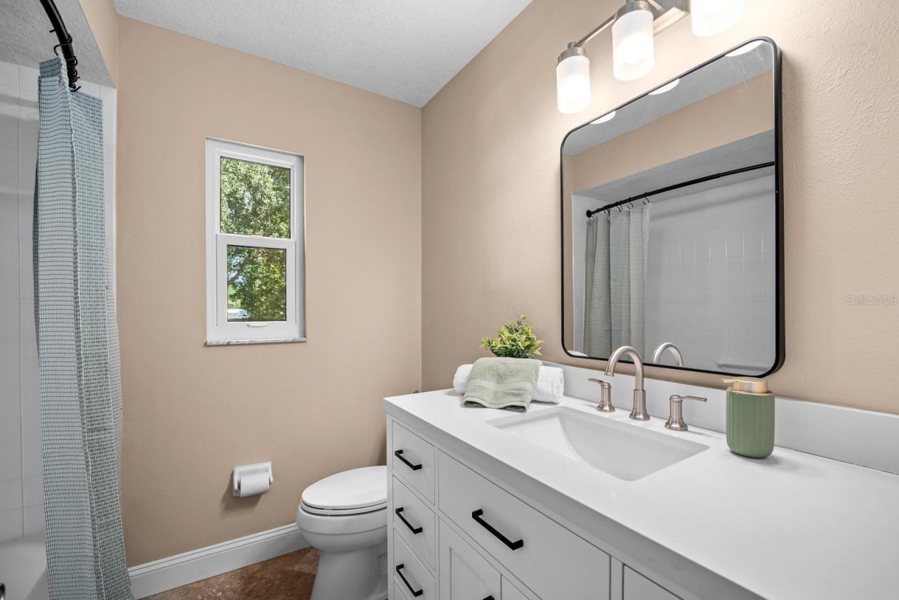 3912 Appletree Drive , Valrico, FL 33594 Photo
