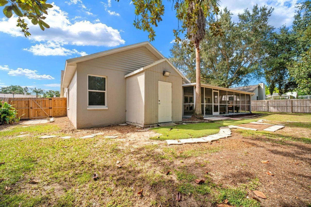 3912 Appletree Drive , Valrico, FL 33594 Photo