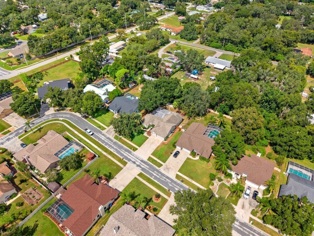3912 Appletree Drive , Valrico, FL 33594 Photo