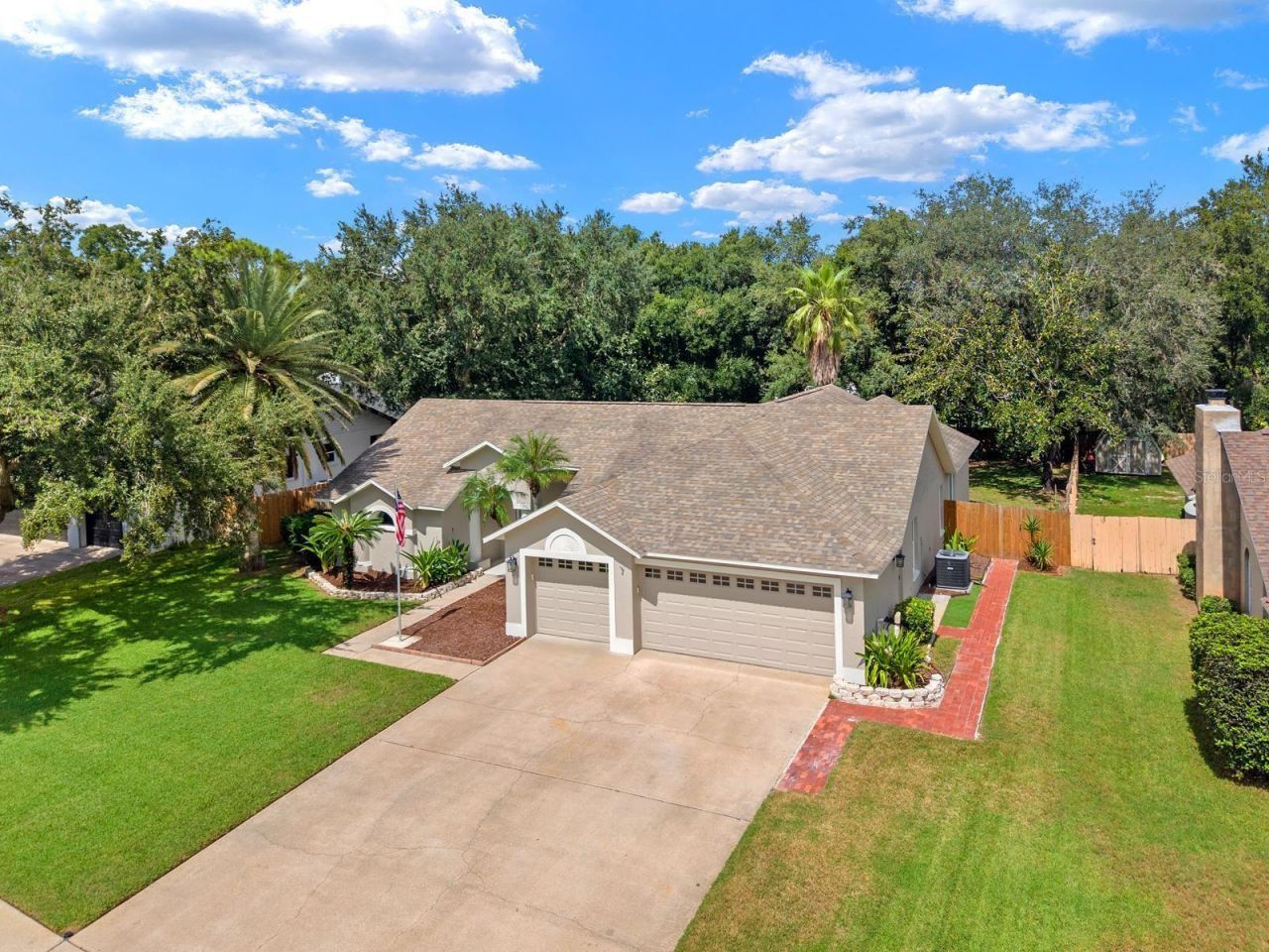3912 Appletree Drive , Valrico, FL 33594 Photo