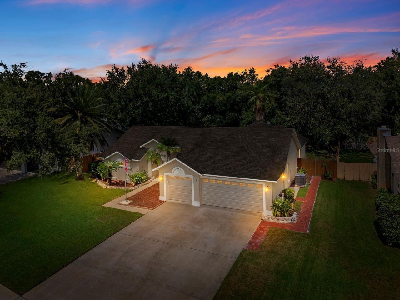 3912 Appletree Drive , Valrico, FL 33594 Photo