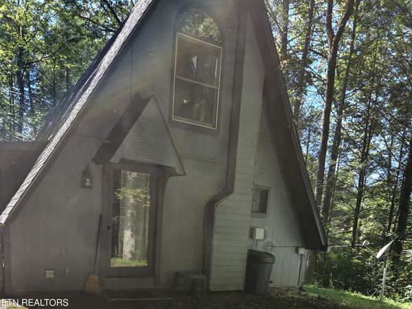 704 SE Selma Lane, Gatlinburg, TN 37738