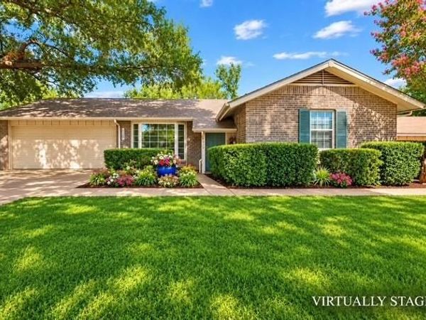 1228 Farnham Court E, Irving, TX 75062