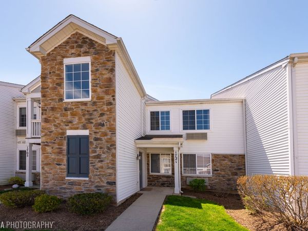 1721 SILVERSTONE Drive , Unit 1721, Carpentersville, IL 60110