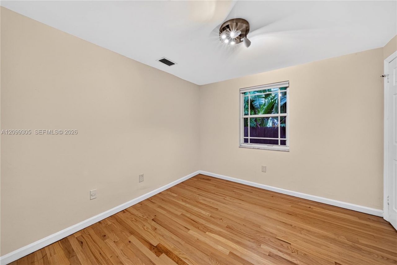 717 NE 73rd St , Miami, FL 33138 Photo