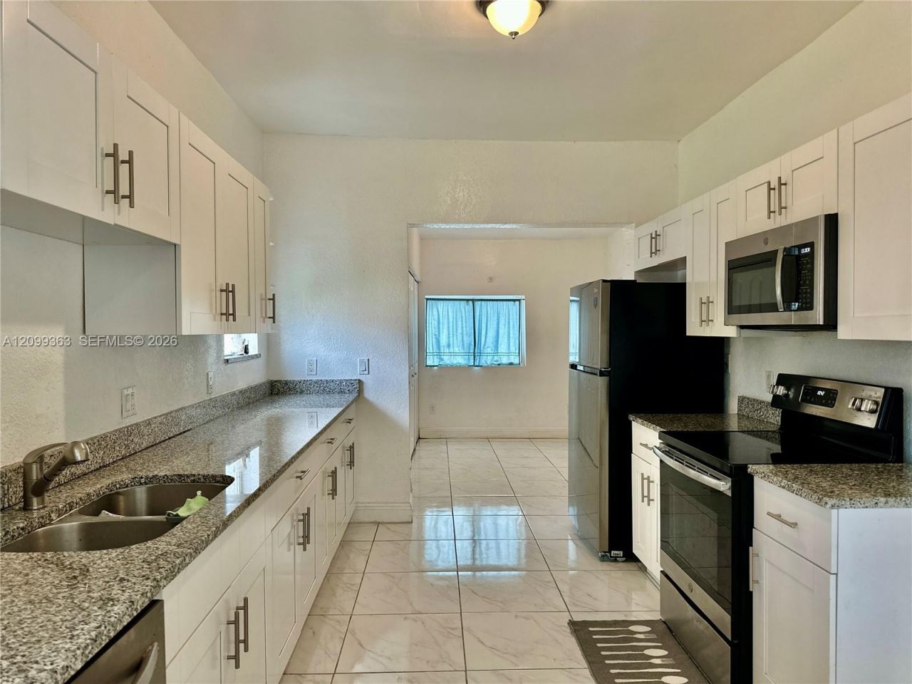 1284 NW 39 St , Miami, FL 33142 Photo