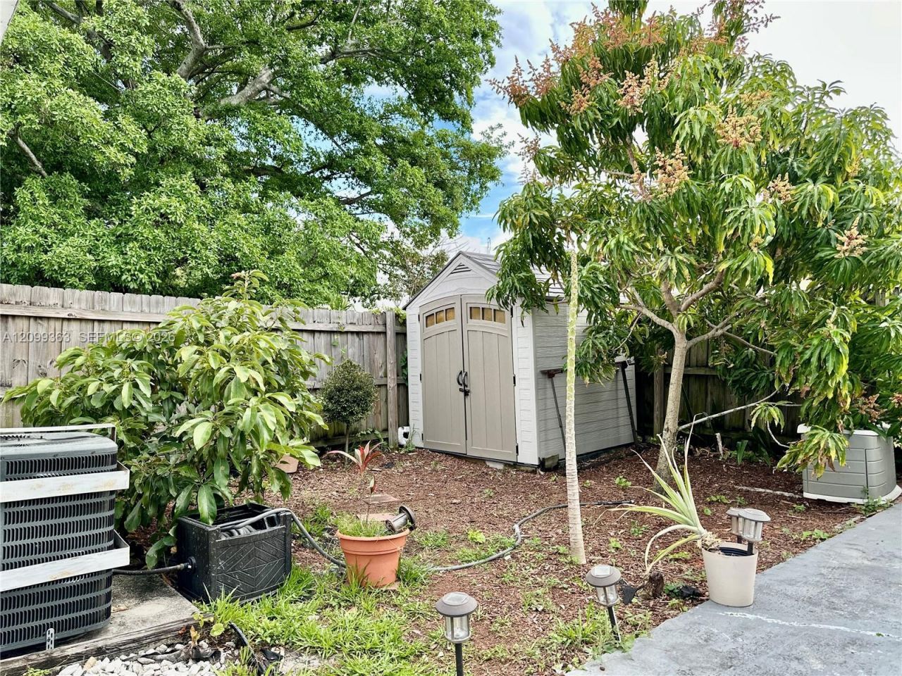 1284 NW 39 St , Miami, FL 33142 Photo