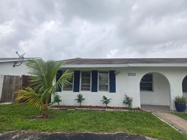 2521 SW 58th Manor, Unit B, Fort Lauderdale, FL 33312