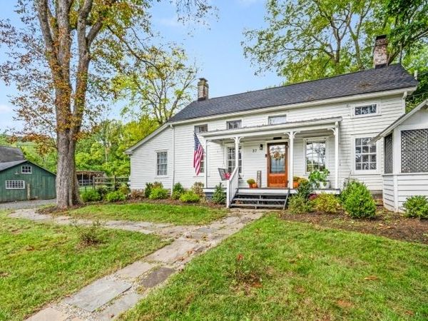 37 W Main St, Mendham, NJ 07945