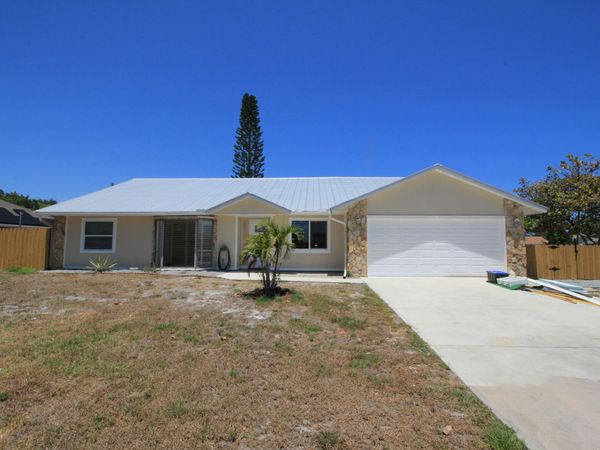 121 High Court , Sebastian, FL 32958