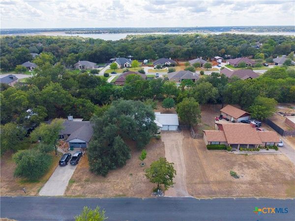 141 Woodland Trail , Belton, TX 76513