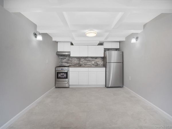 169 Barbara, Lindenhurst, NY 11757