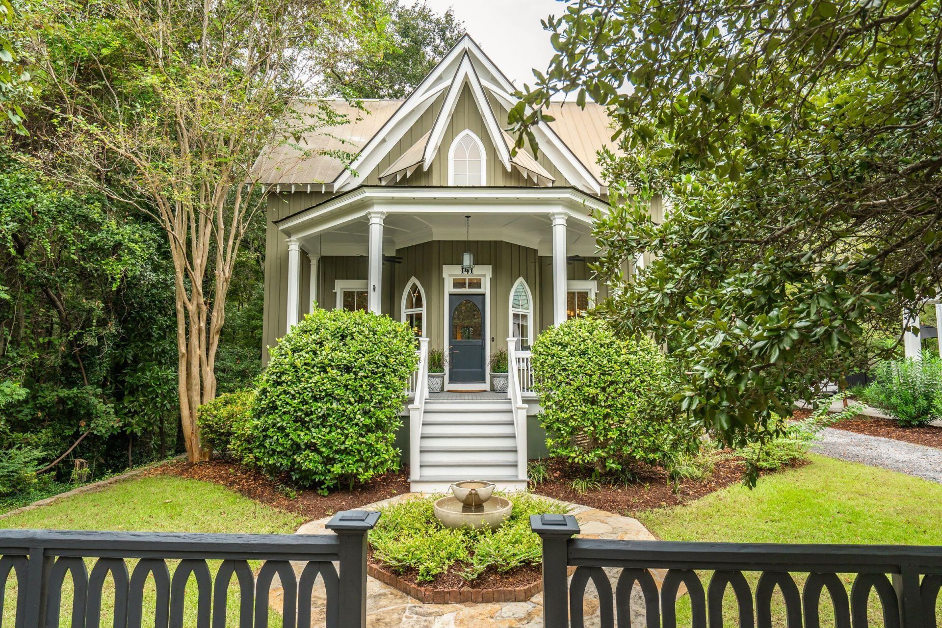 141 N Shelmore Boulevard Photo 3