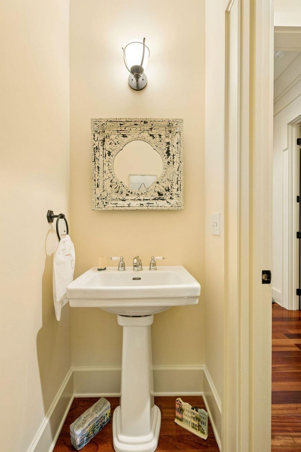 141 N Shelmore Boulevard Photo 32