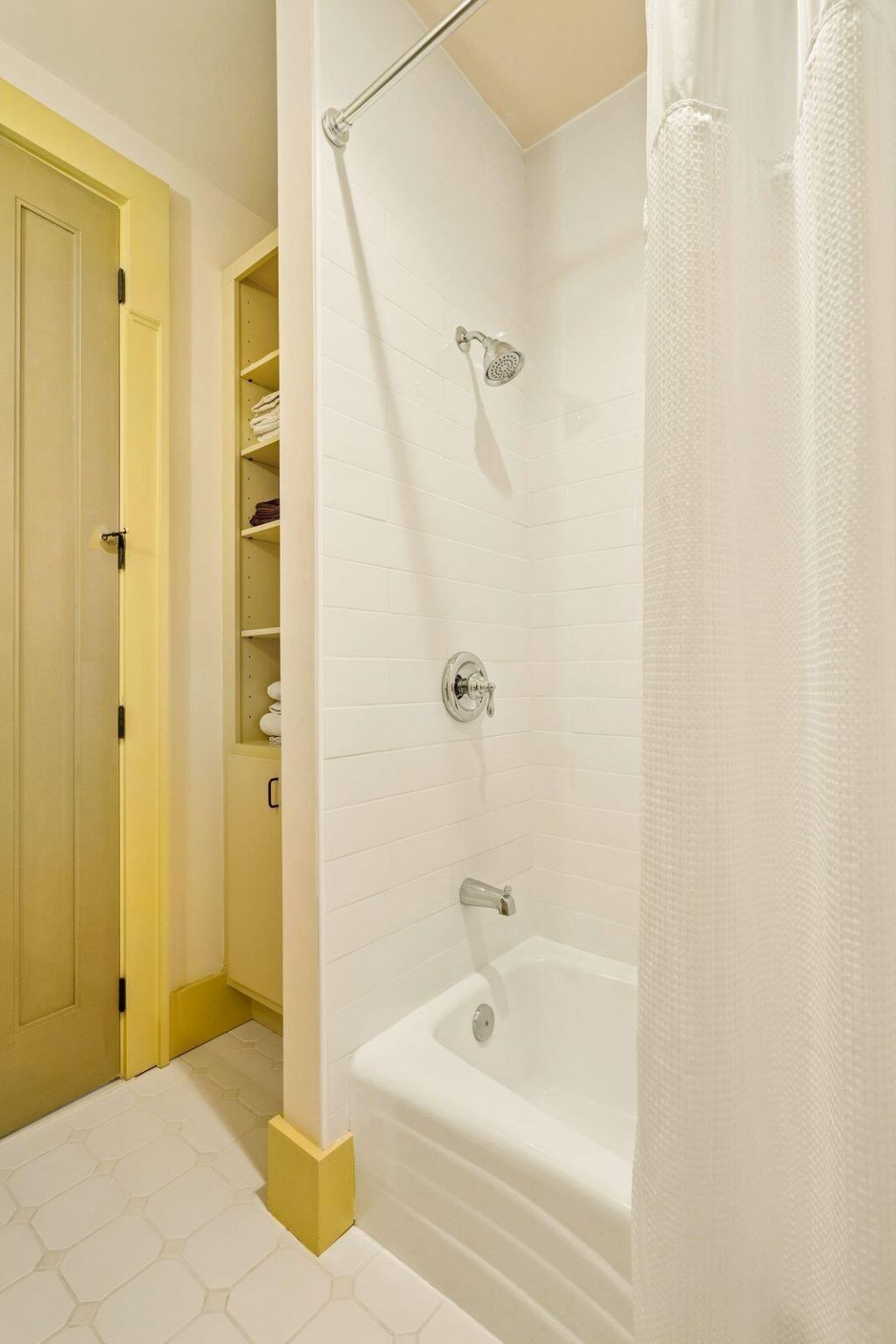 141 N Shelmore Boulevard Photo 39