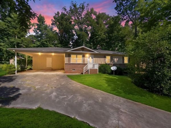 490 Valley Creek Road SW, Mableton, GA 30126