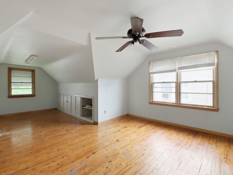 12112 Thraves Avenue, Garfield Heights, OH 44125 Photo 18