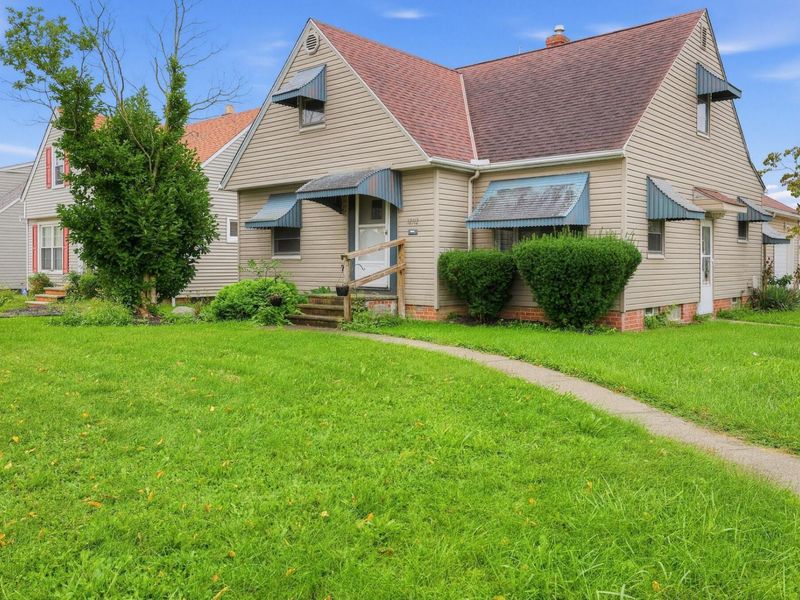 12112 Thraves Avenue, Garfield Heights, OH 44125 Photo 2