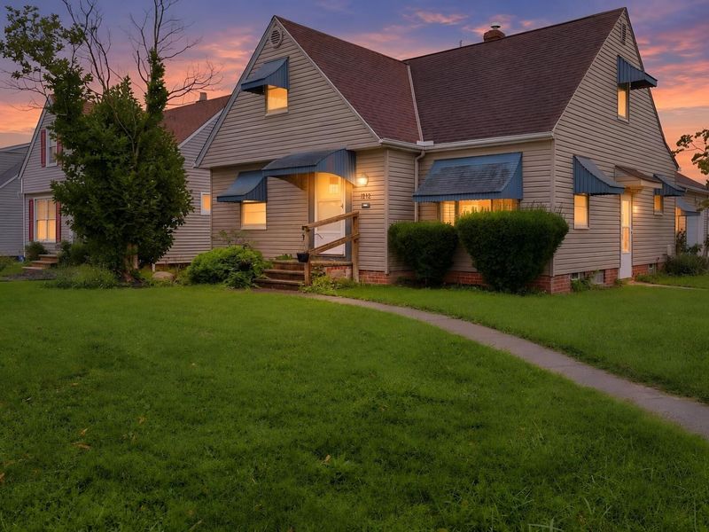 12112 Thraves Avenue, Garfield Heights, OH 44125 Photo 3