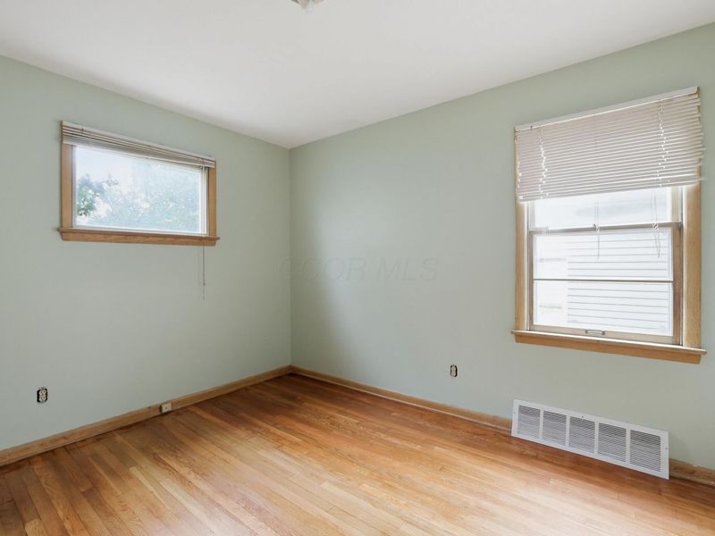 12112 Thraves Avenue, Garfield Heights, OH 44125 Photo 7