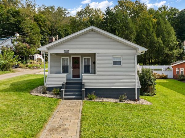 1458 Grand Avenue, Wellsburg, WV 26070