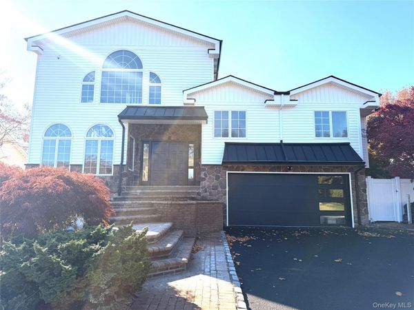 65 Mellow Ln , Jericho, NY 11753