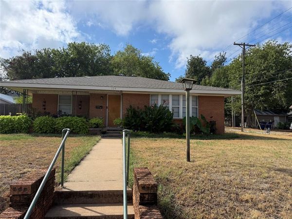 124 S 11th Street, Chickasha, OK 73018