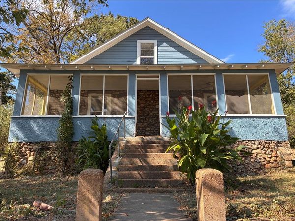 513 McLean Avenue, Cotter, AR 72626