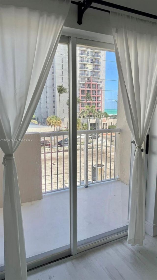 6801 Harding Ave, Unit 412, Miami Beach, FL 33141 Photo