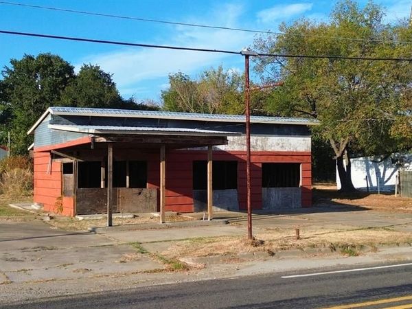 102 Northside Plaza , Ladonia, TX 75449