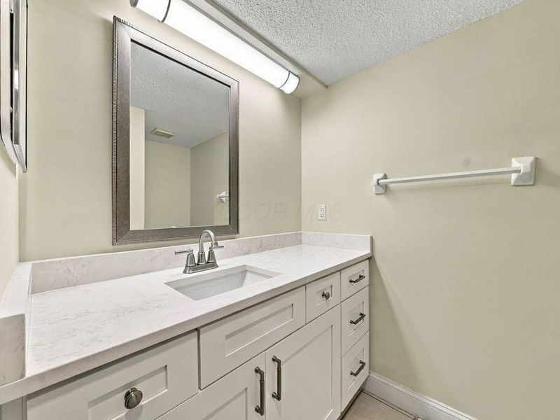 1259 Lake Shore Drive, Unit 230, Columbus, OH 43204 Photo 48