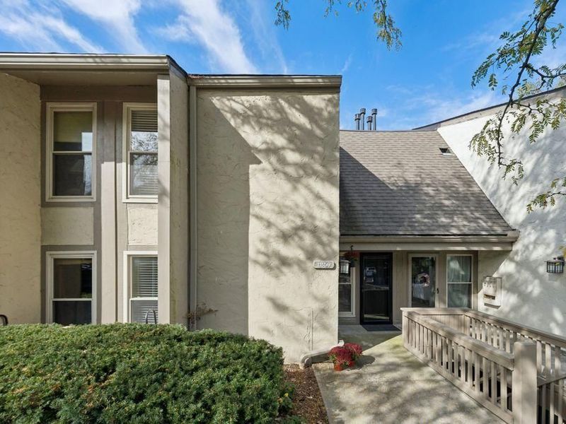 1259 Lake Shore Drive, Unit 230, Columbus, OH 43204 Photo 5