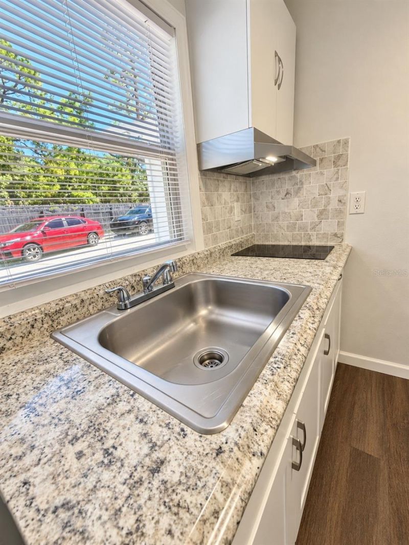 2533 10th Street , Sarasota, FL 34237 Photo