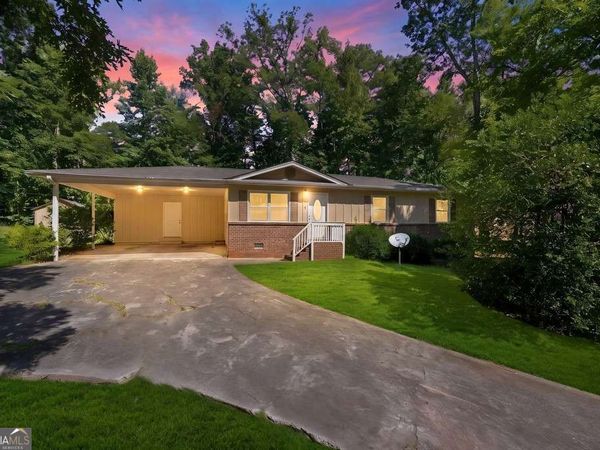 490 Valley Creek Road SW, Mableton, GA 30126
