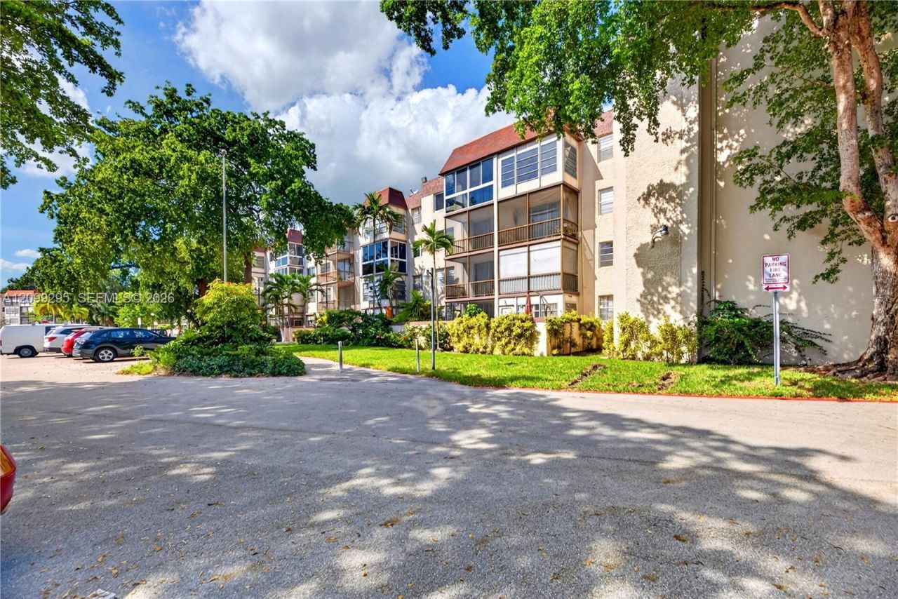 1681 NW 70th Ave, Unit 309, Plantation, FL 33313 Photo