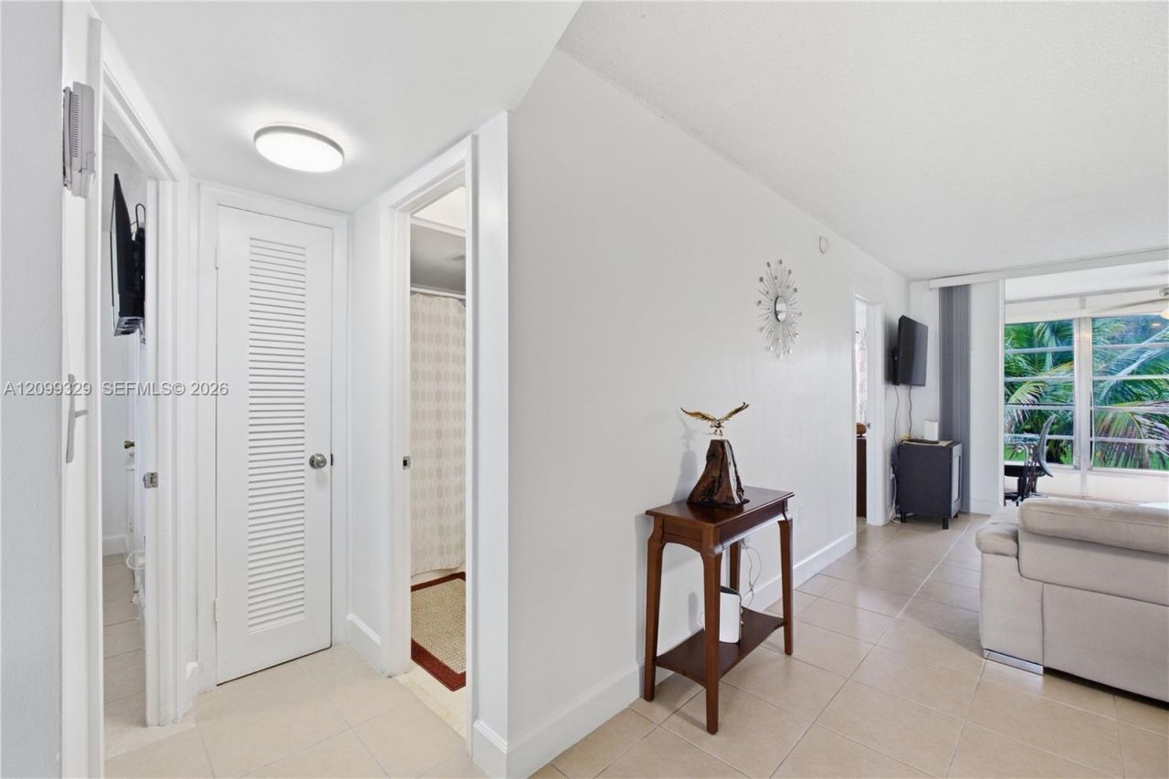 2900 N Pine Island Rd, Unit 209, Sunrise, FL 33322 Photo